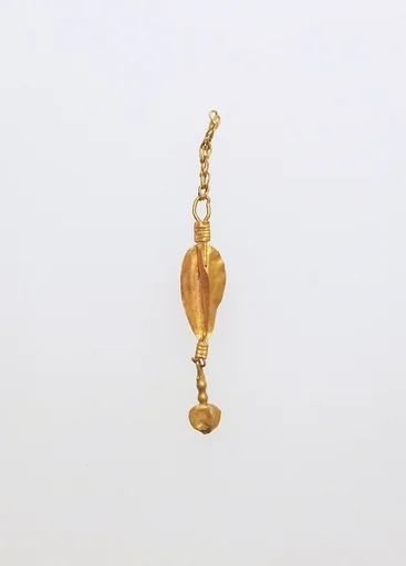 Pendant in the form of a spearhead