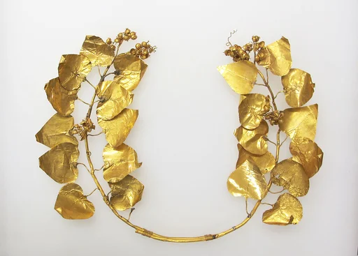Wreath of ivy and berries, funerary
