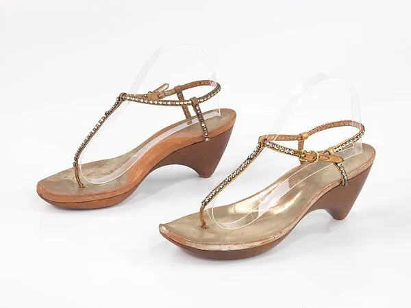 Evening thongs sandals — Beth Levine|Herbert Levine Inc.