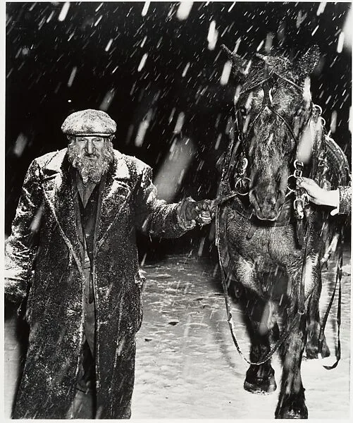 Vegetable Dealer — Weegee|Sid Kaplan
