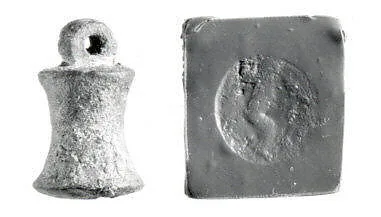 Stamp seal (bell-shaped with loop handle) with monster — Unknown