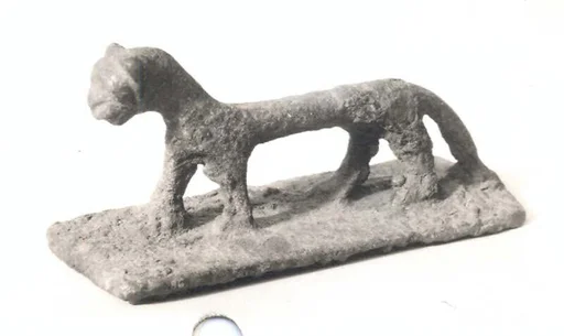 Figurine of a feline