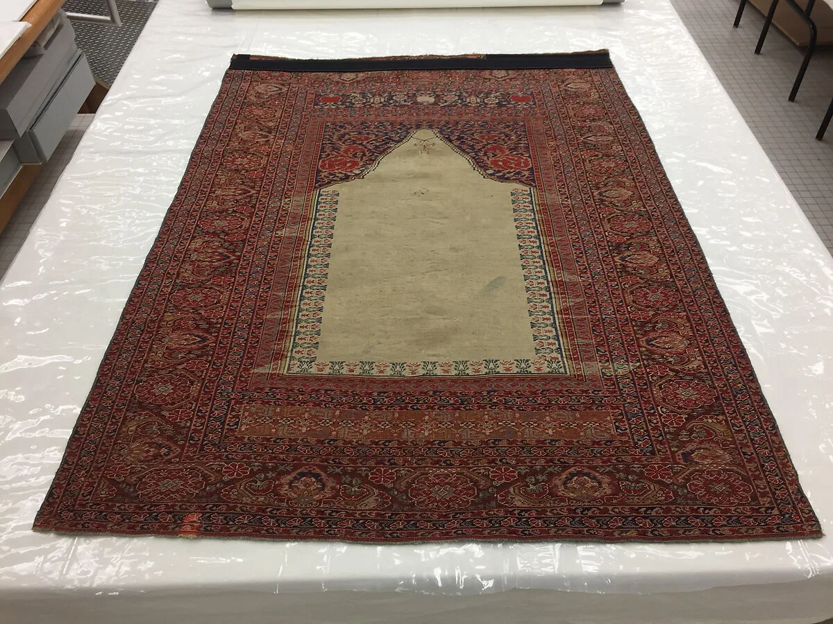 Prayer Rug with Niche Design — Unknown