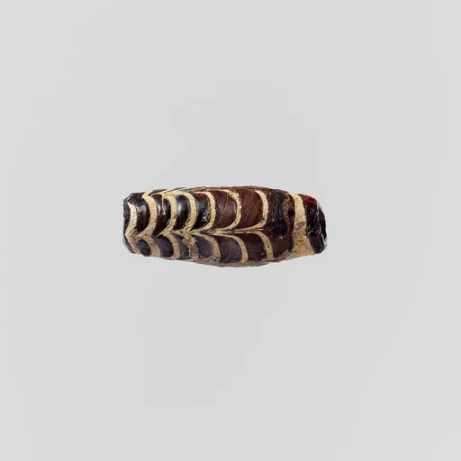 Glass bead