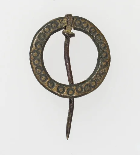 Ring Brooch
