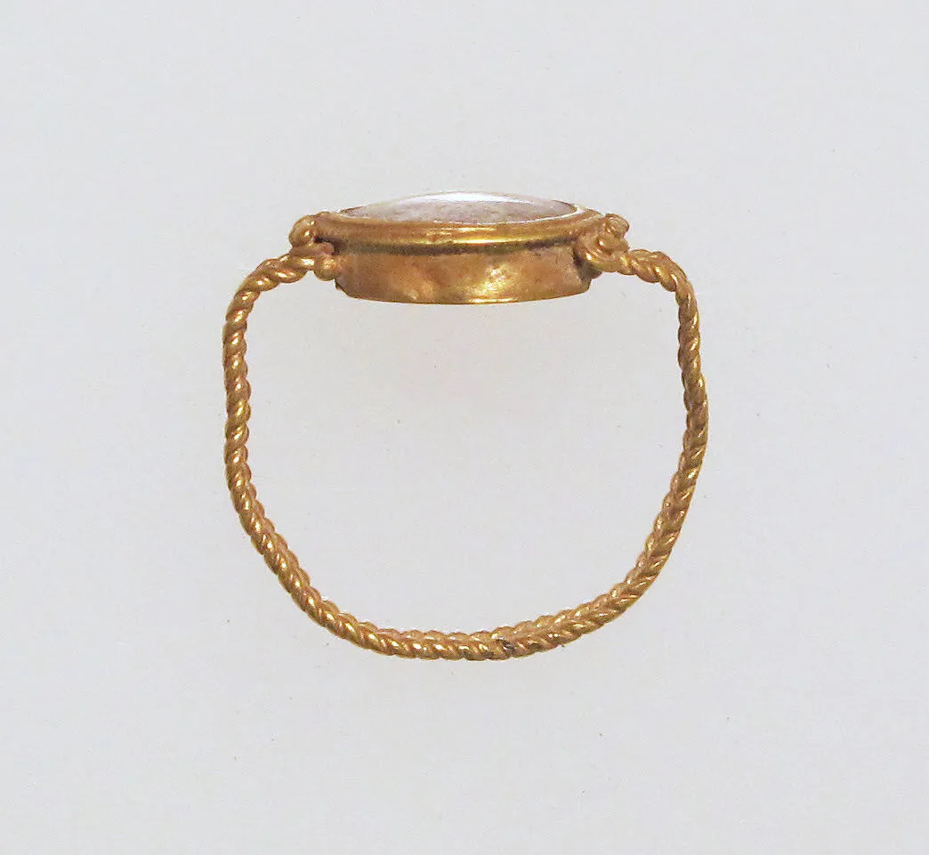 Ring, filigree with rose quartz — Unknown
