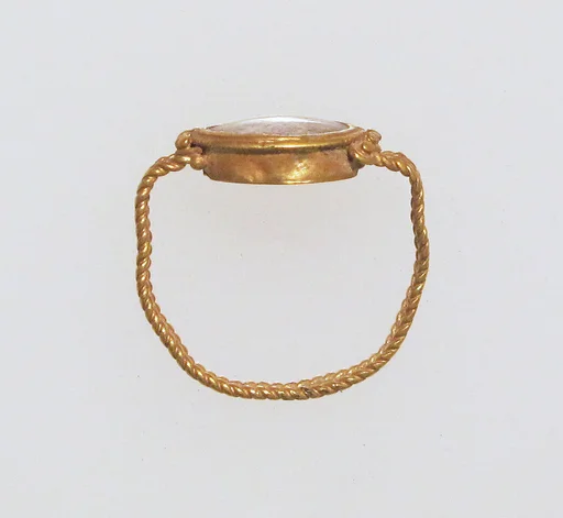 Ring, filigree with rose quartz