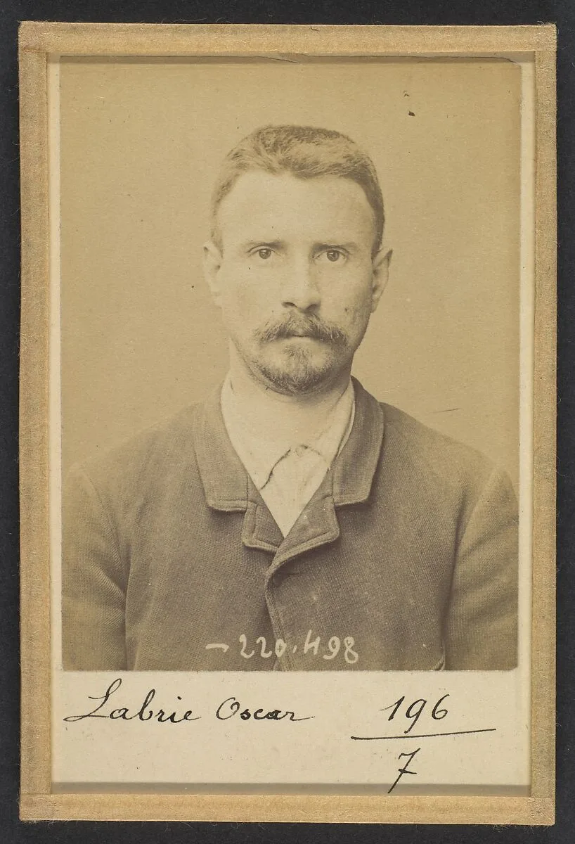 Labrie. Oscar, Alexandre. 33 ans, né à Charenton (Seine). Marchand de vins. Anarchiste. 2/7/94. — Alphonse Bertillon