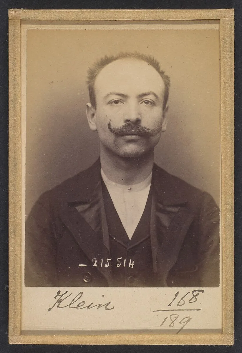Klein. Louis. 25 ans, né le 8/8/67 à Colmar (Alsace). Employé de commerce. Anarchiste. 11/3/94. — Alphonse Bertillon