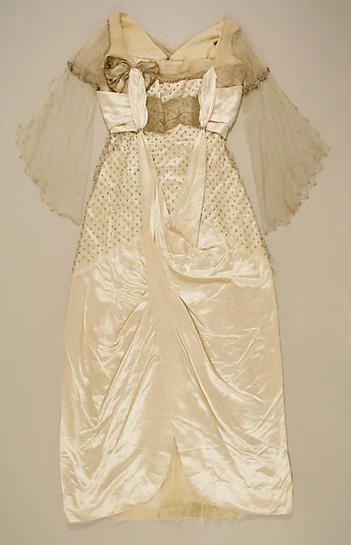 Evening dress — House of Worth