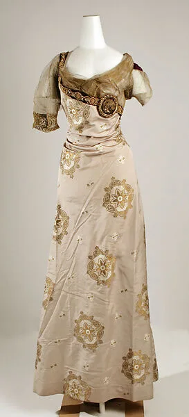 Evening dress — Jeanne Hallée