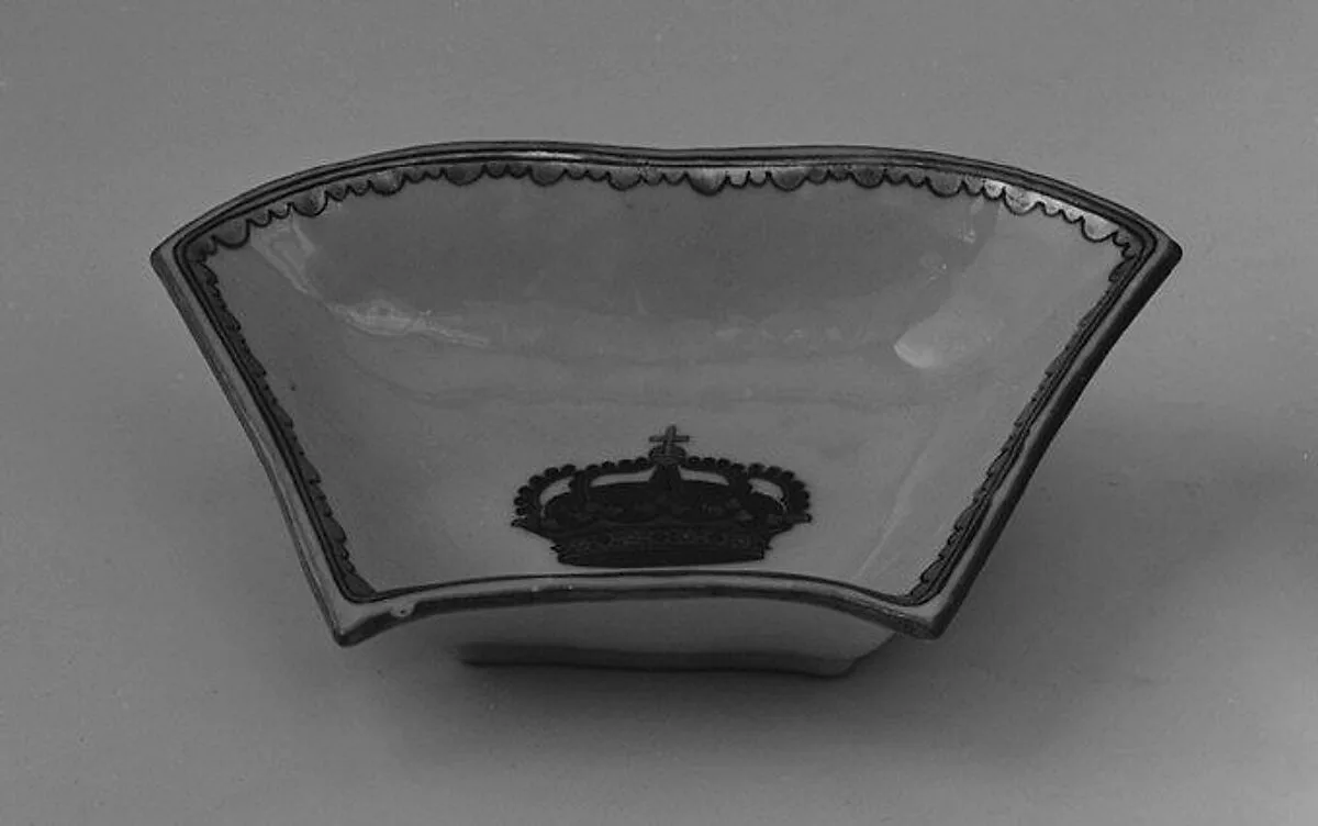 Segmental dish (part of a service) — Unknown