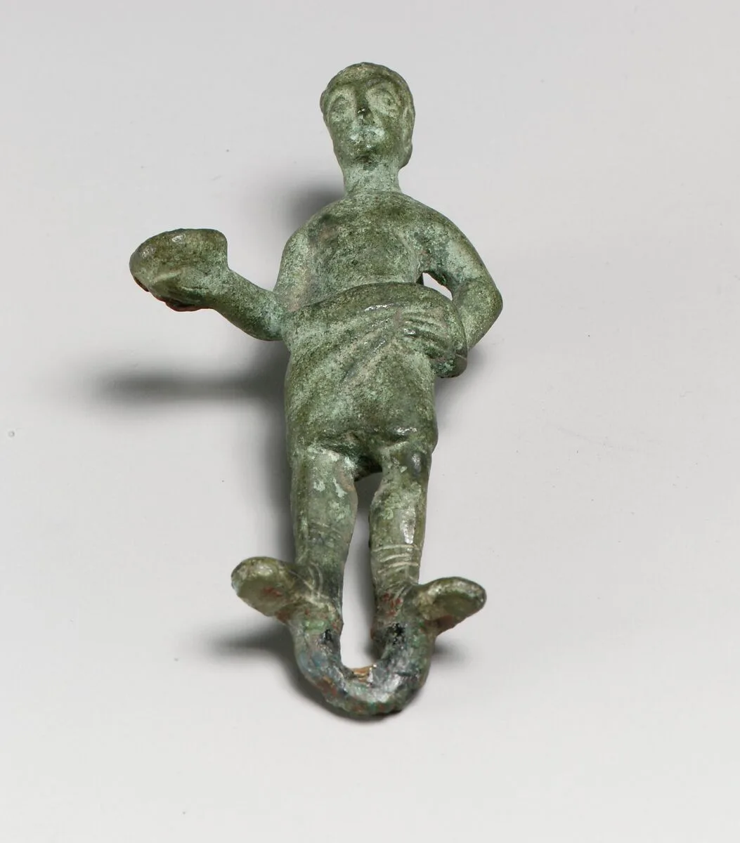 Statuette of a man with patera — Unknown