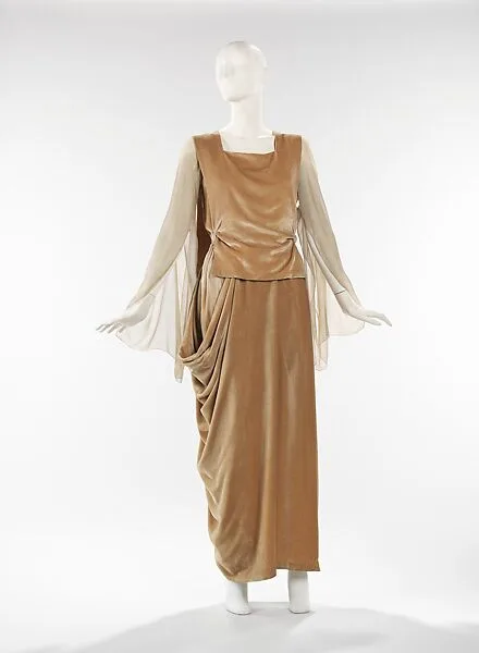 Evening dress — Unknown