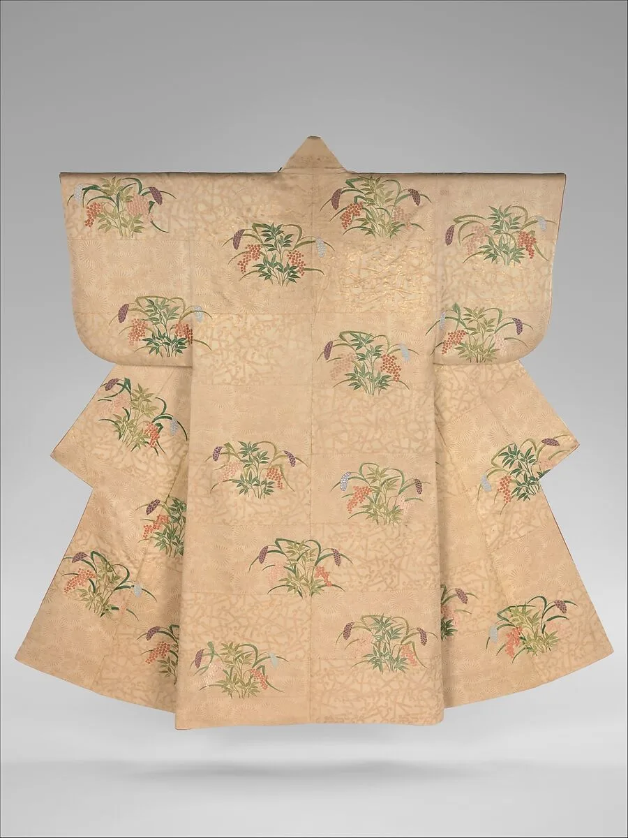 薄茶綾地唐松琴柱南天黍模様縫箔|Noh Costume (Nuihaku) with Millet and Nandina Berries on a Background of Pine Branches and Zither Bridges — Unknown