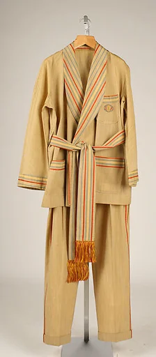 Lounge suit