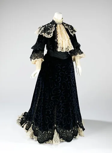 Visiting dress