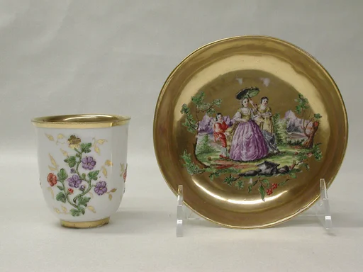 Saucer (part of a service)