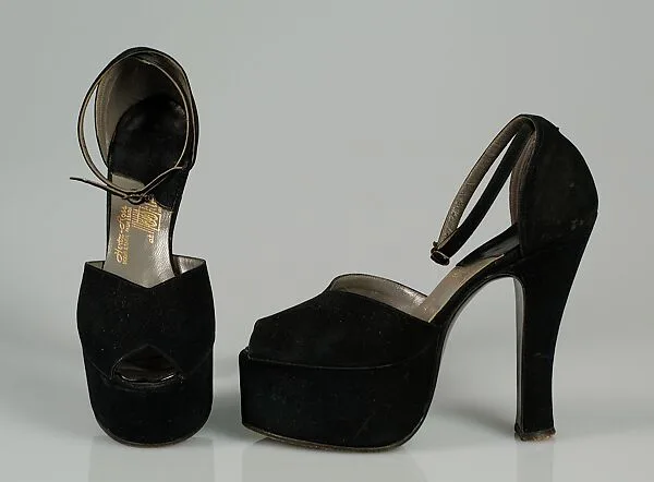 Sandals — Hertz-Ross|Wilma