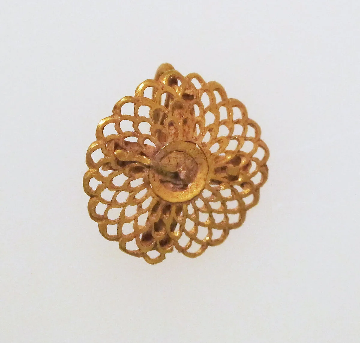 Earring-hook type with disc — Unknown