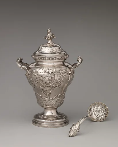 Tea caddy with spoon (one of a set of three)
