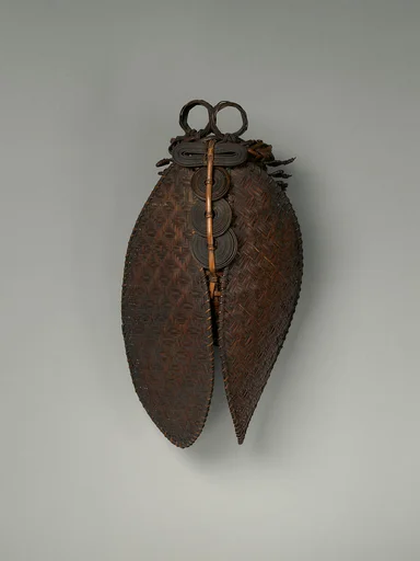 蝉形掛花籃|Hanging Flower Basket (Kake-hanakago) in the Shape of a Cicada