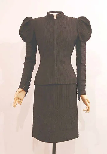 Cocktail suit