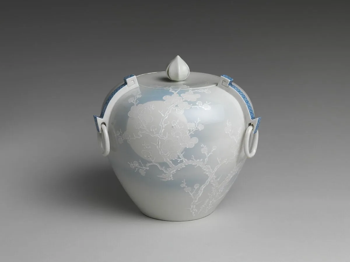 青磁月に梅樹文水指|Water Jar with Plum Tree — Katō Tomotarō