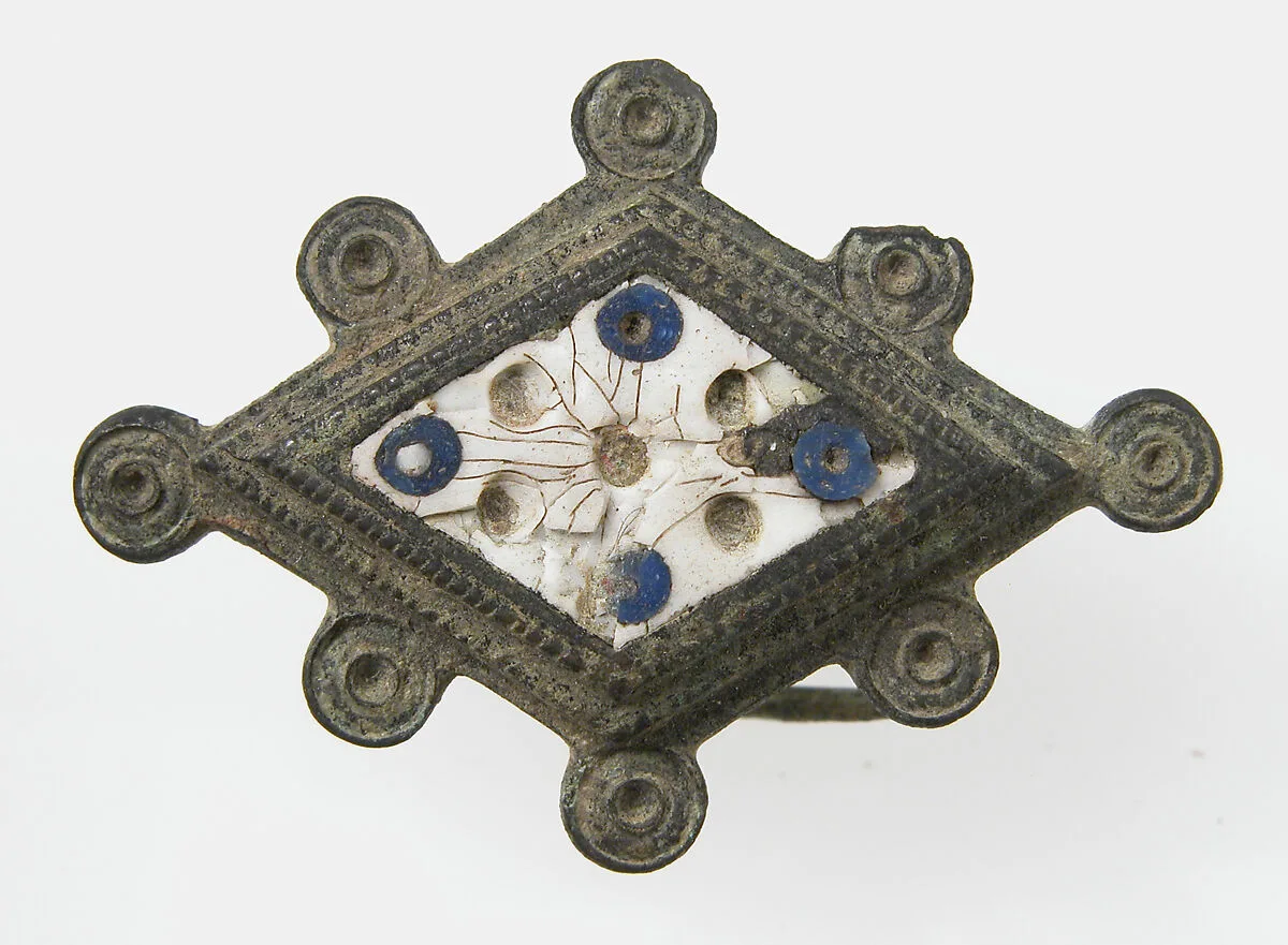 Brooch — Unknown