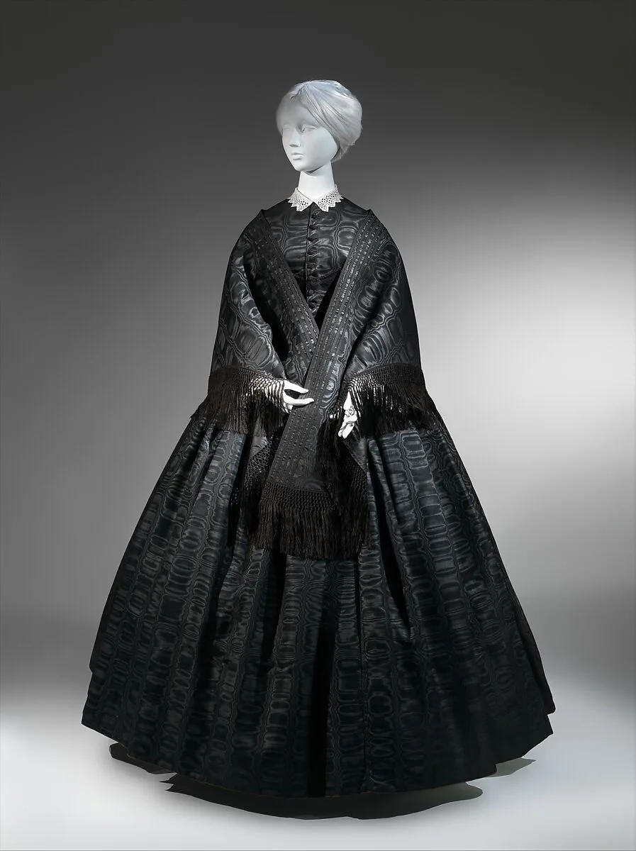 Mourning ensemble — Unknown