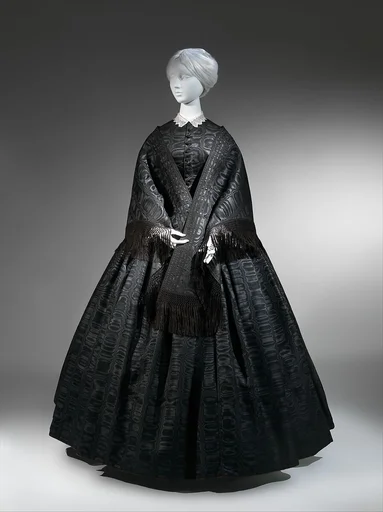 Mourning ensemble
