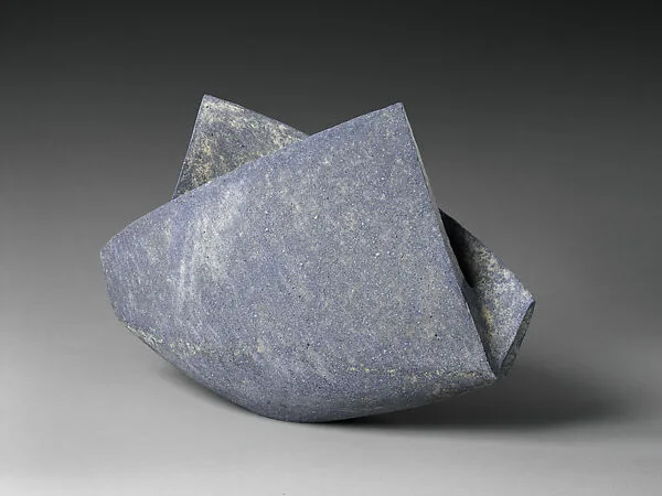 三原研 (1958年生) 「起源 07」 (2007年)|Large Folded Vessel with Deep Blue-Grey and Cream Tones — Mihara Ken