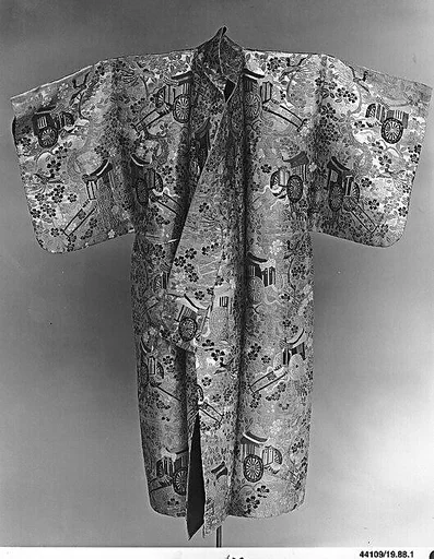 紅地御所車桜蒲公英模様唐織|Noh Robe (Karaori) with Court Carriages and Cherry Blossoms
