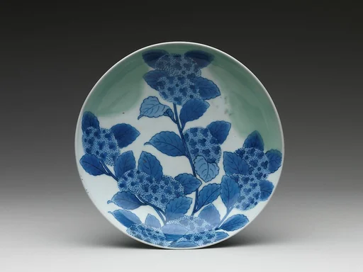 青磁染付紫陽花文皿|Dish with Hydrangeas