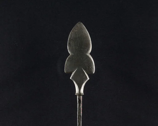 Arrowhead (<i>Yanone</i>)
