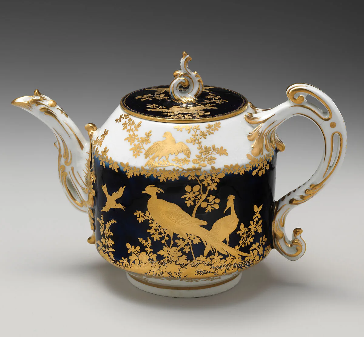 Teapot (part of a service) — Chelsea Porcelain Manufactory
