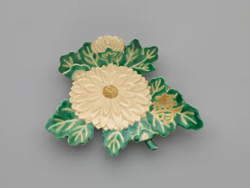 乾山様式 菊形皿|Kenzan-style Dish in the Shape of Chrysanthemum