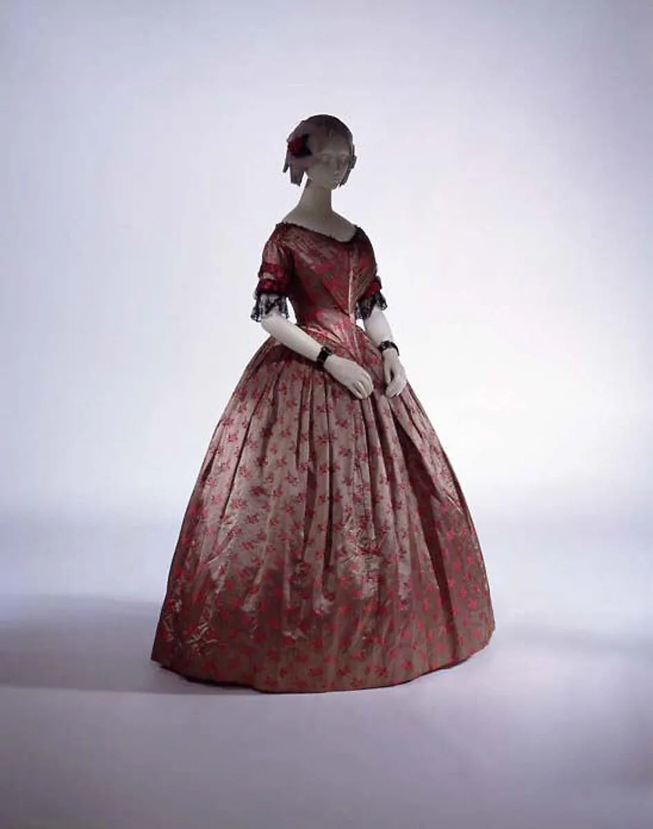 Evening dress — Unknown