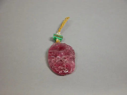 清 碧璽花卉紋佩件|Pendant with floral designs