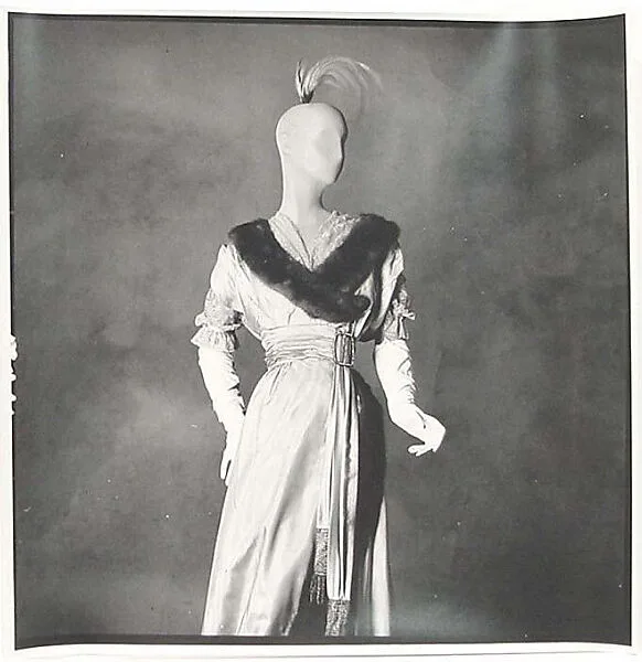 Photograph — Callot Soeurs|Irving Penn