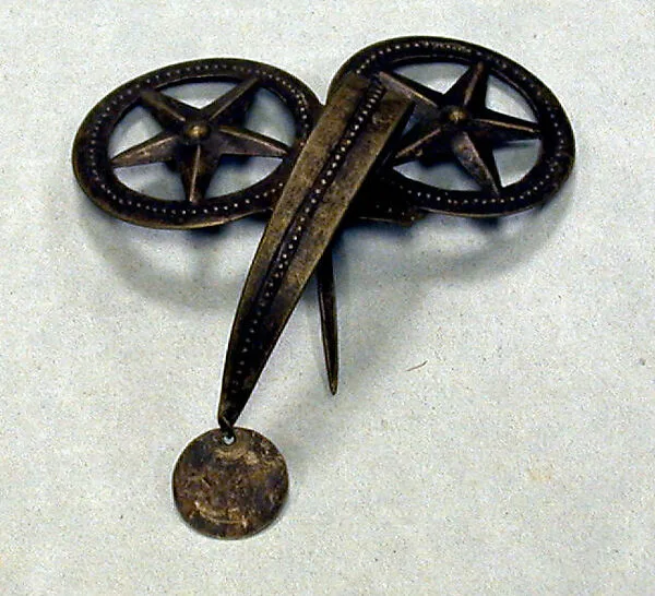 Brooch — Unknown