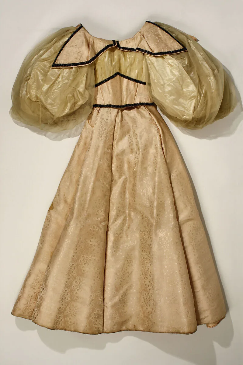 Evening dress — Unknown
