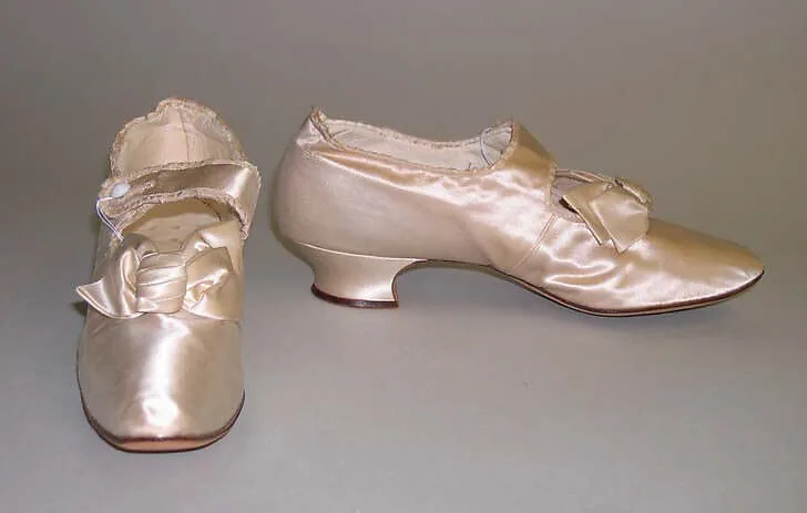 Wedding slippers — Unknown