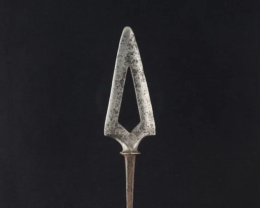 Arrowhead (<i>Yanone</i>)