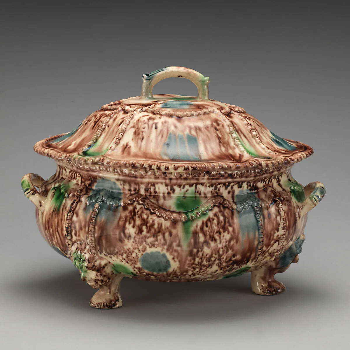 Tureen with cover — Thomas Whieldon factory, Stoke-on-Trent, Fenton Vivian, Staffordshire