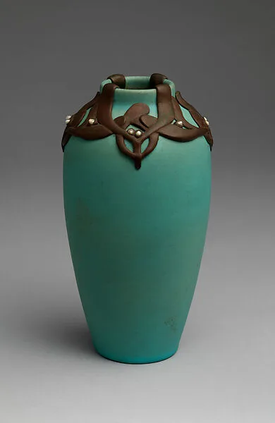 Vase with mistletoe — Yosakichi Asano|Artus Van Briggle|Van Briggle Pottery Company