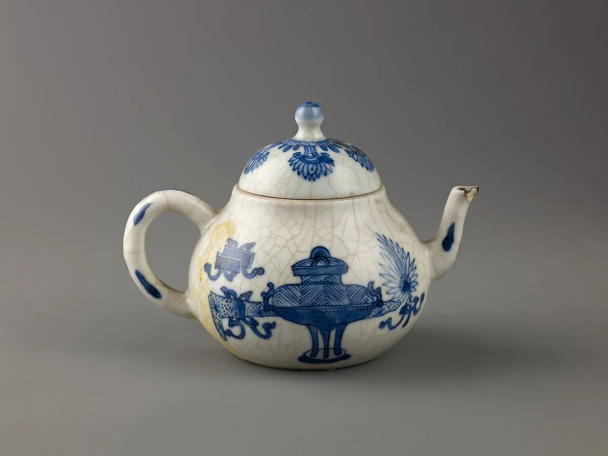 Small covered wine pot or teapot — Chinese