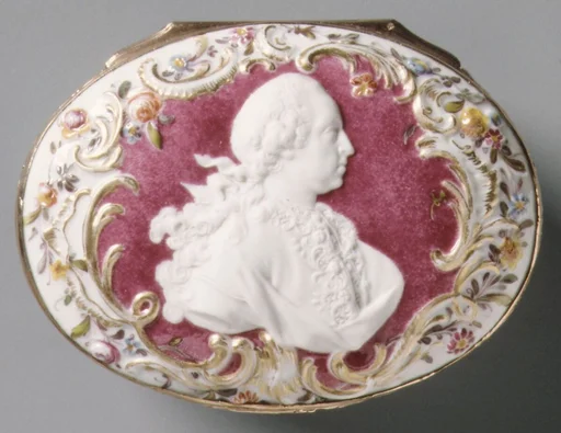 Snuffbox