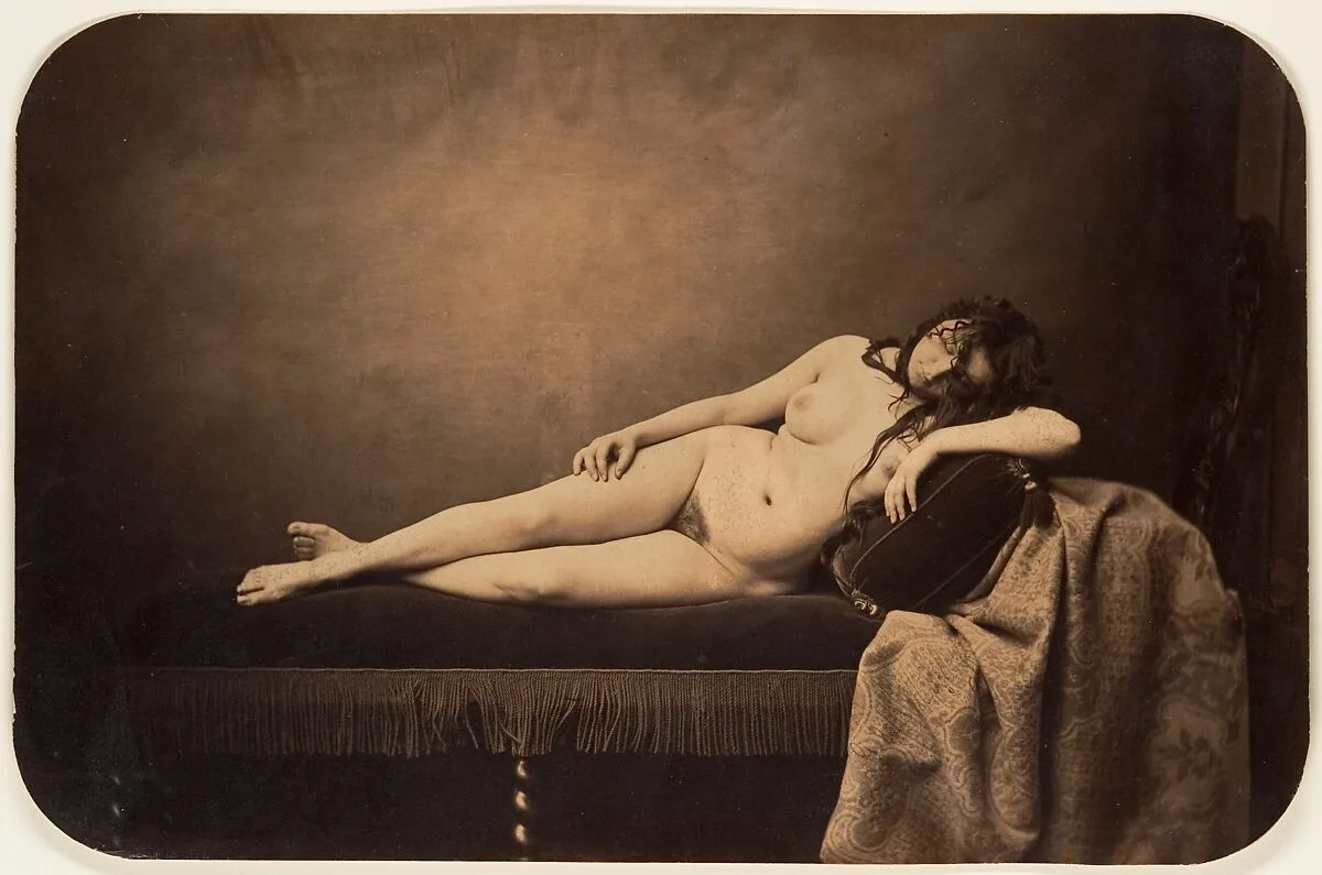 Nu féminin allongé sur un canapé Récamier — Gustave Le Gray