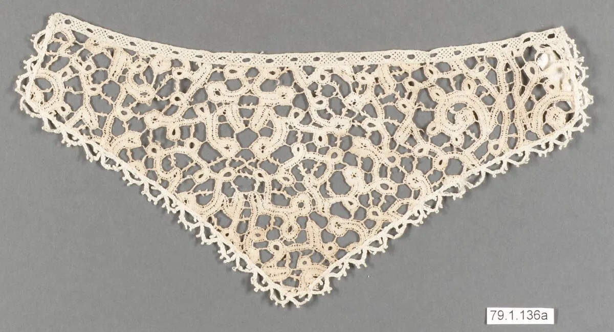 Pair of cuffs and collar — Unknown